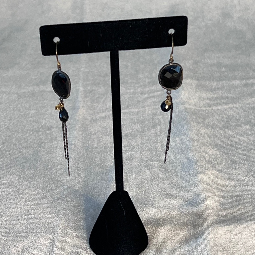 Black stone and chain dangle earrings